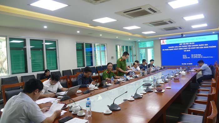 Hội đồng khoa học nghiệm thu kết quả nhiệm vụ Nghiên cứu xây dựng tiêu chuẩn quốc gia về phân hạng nguy hiểm cháy và cháy nổ của gian phòng và nhà, RD 39-24